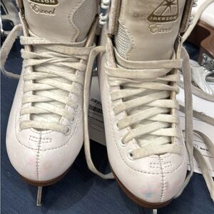 JACKSON Kids Ice Skates - Cream and Brown